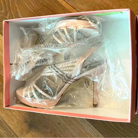 NINA WOMENS HEELS - Picture 4 of 5